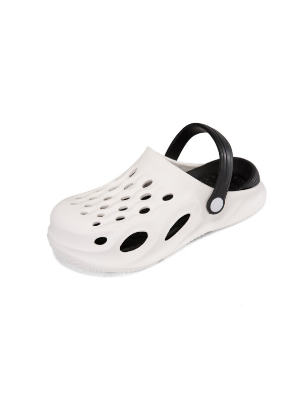 Boys' Crocs shoes, with good anti-slip performance, breathable design, and anti-collision toe design. Easy to put on and take off.